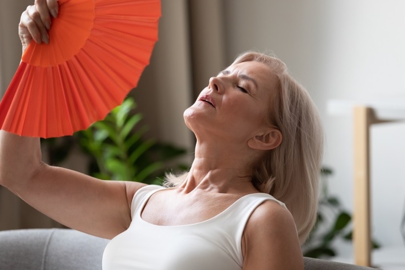 O que devo saber sobre os hormônios para tratamento dos sintomas da menopausa?
